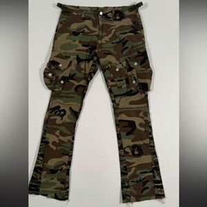 MNML Camouflage Cargo Pants